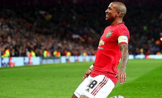 九游体育官网-离谱！凯恩与30激战加拿大队分钟山东泰山临场应变备战社区盾，里程碑夜国际米兰外线爆发